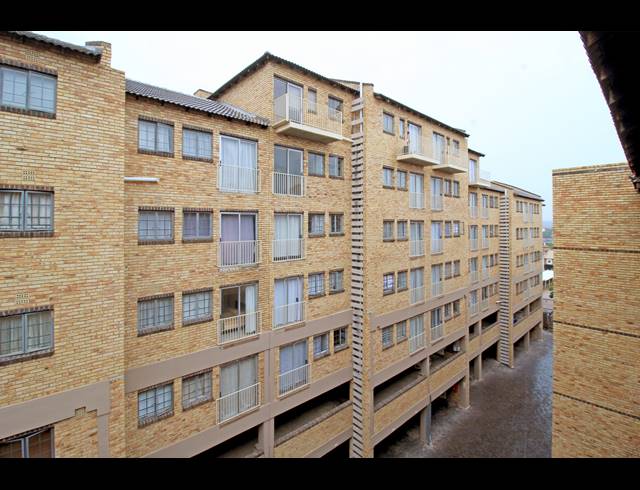 1 BEDROOM APARTMENT FOR SALE IN FERNDALE